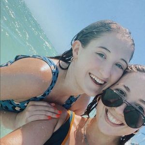 Meet your Posher, Laura lyle